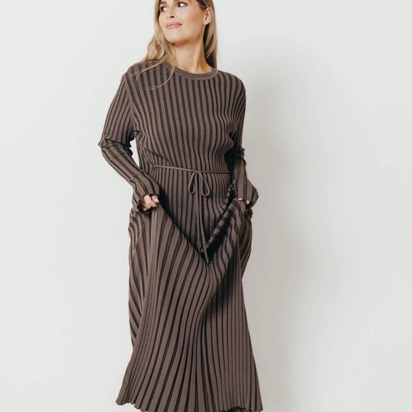 Colette Premium Long Sleeved Ribbed Knit Maxi Dress in Slate - Picture 6 of 6